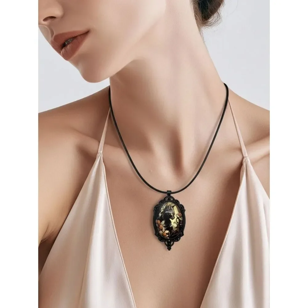 Black Cat Portrait Necklace Gothic Cameo Pendant Glass Dome Vintage Mysterious